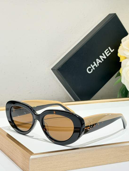 Picture of Chanel Sunglasses _SKUfw80880477fw